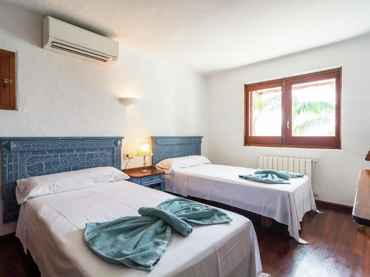 Cozy Holiday Home In Santa Eularia Des Riu With Private Pool Ngoại thất bức ảnh